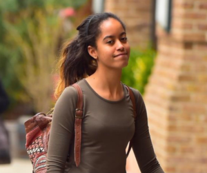 Barack Obama Reacts To Daughter Malia Dropping Last Name – Inside Port ...